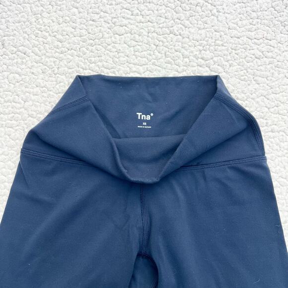 Aritzia TNA Butter Cheeky Hi-Rise 7” Navy Shorts - Picture 6 of 8